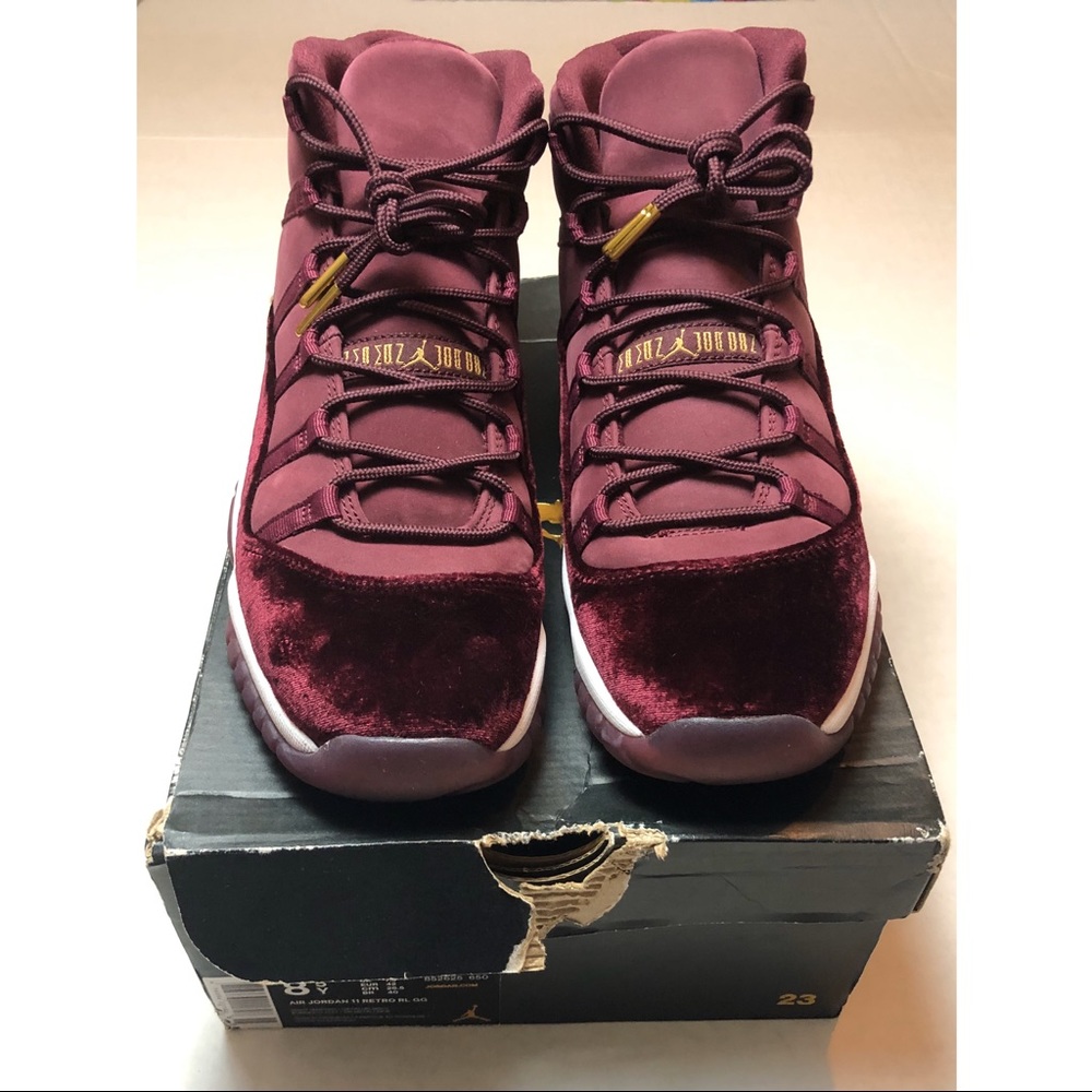Air Jordan 11 Velvet “Night Maroon”